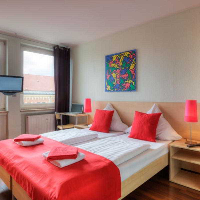Meininger Center Hotel 3*
